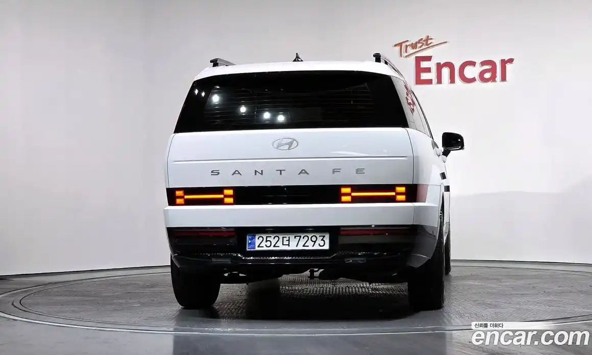 Hyundai Santa Fe 2023 1.6 автомат (гидро), фото 4