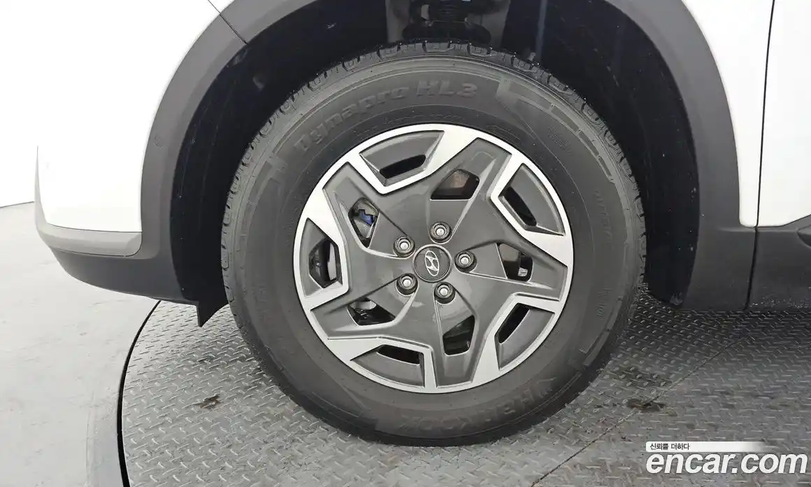 Hyundai Santa Fe 2023 1.6 автомат (гидро), фото 5