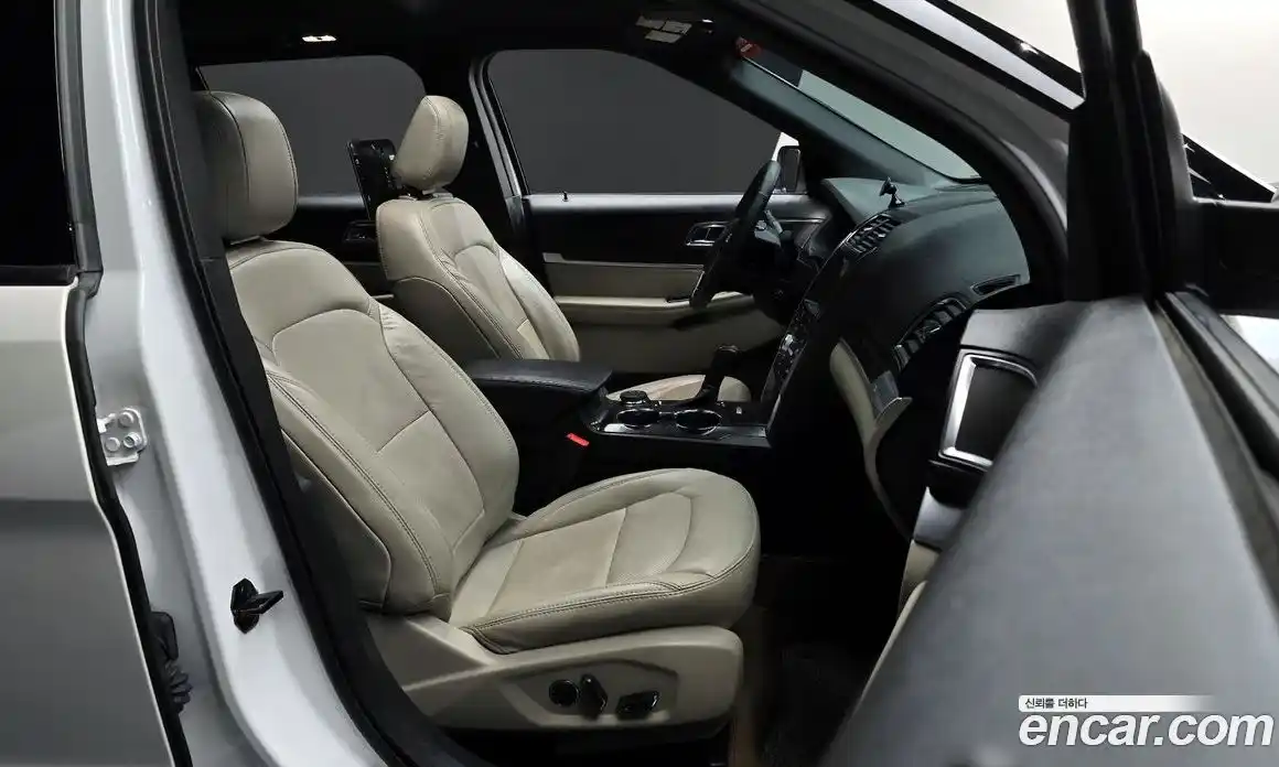 Ford Explorer 2018 2.3 автомат (гидро), фото 16