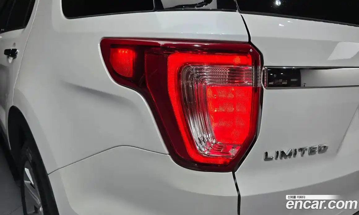 Ford Explorer 2018 2.3 автомат (гидро), фото 9