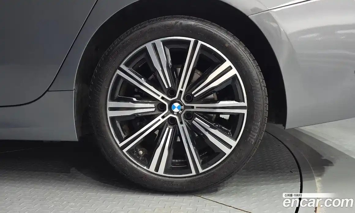 BMW 3 серия 2025 2.0 автомат (гидро), фото 7