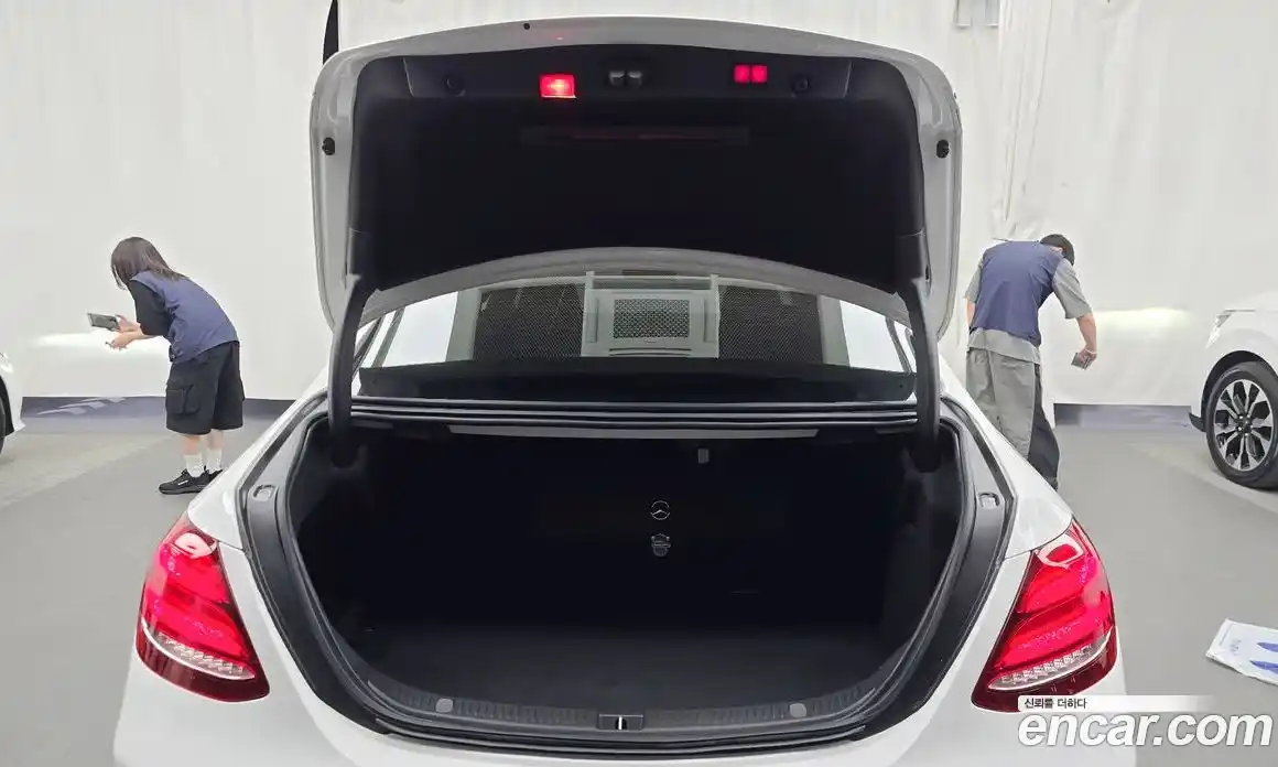 Mercedes-Benz E-Class 2019 2.0 автомат (гидро), фото 26