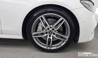 Mercedes-Benz E-Class 2019 2.0 автомат (гидро), миниатюра 5