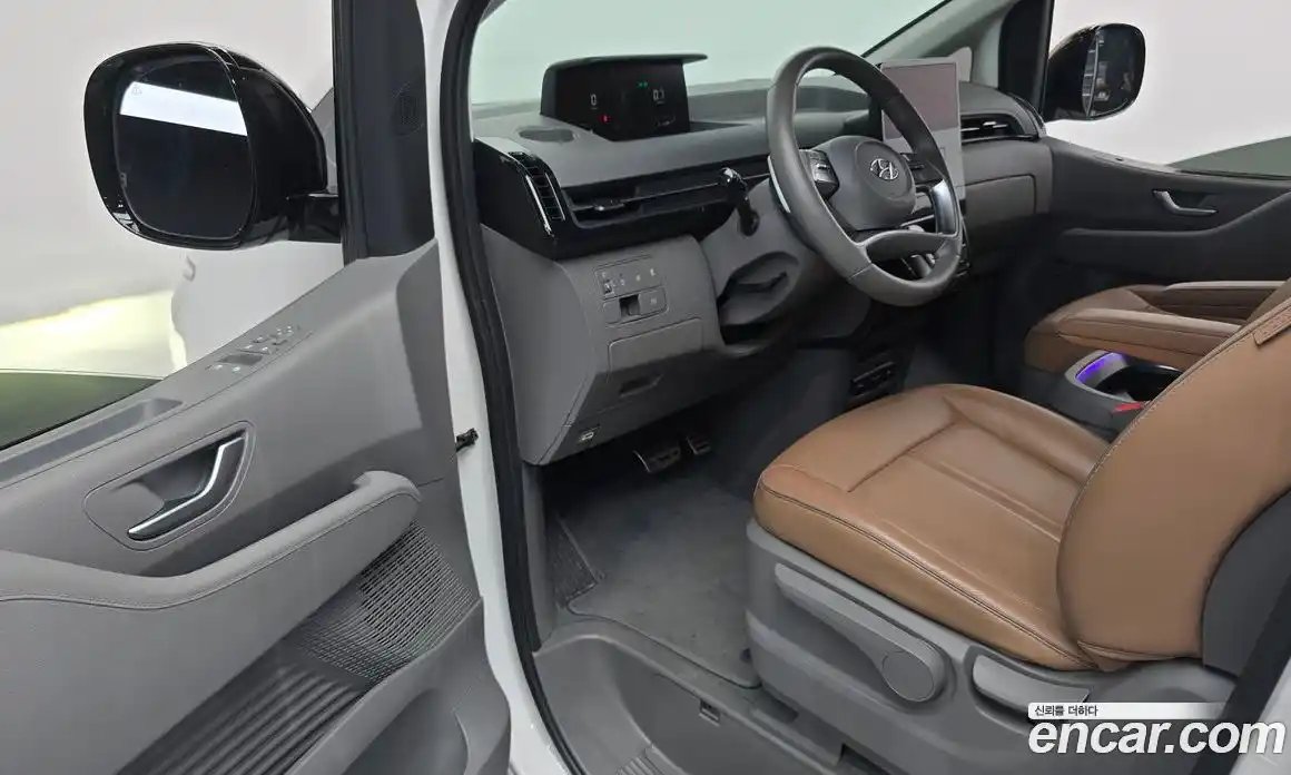 Hyundai Staria 2024 2.2 автомат (гидро), фото 10