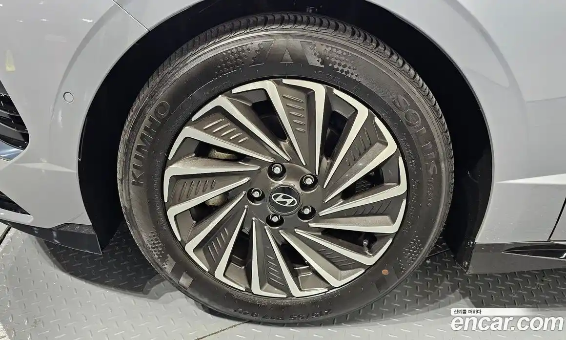 Hyundai Sonata 2024 2.0 автомат (гидро), фото 5