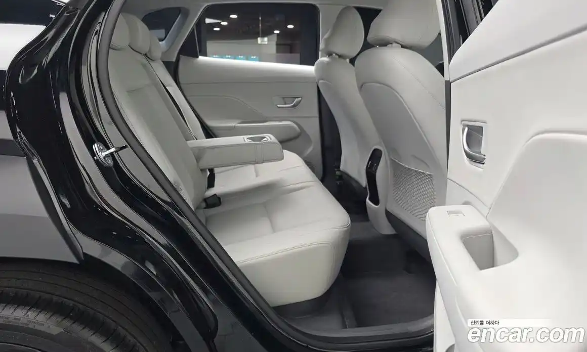 Hyundai Kona 2023 1.6 автомат (гидро), фото 12