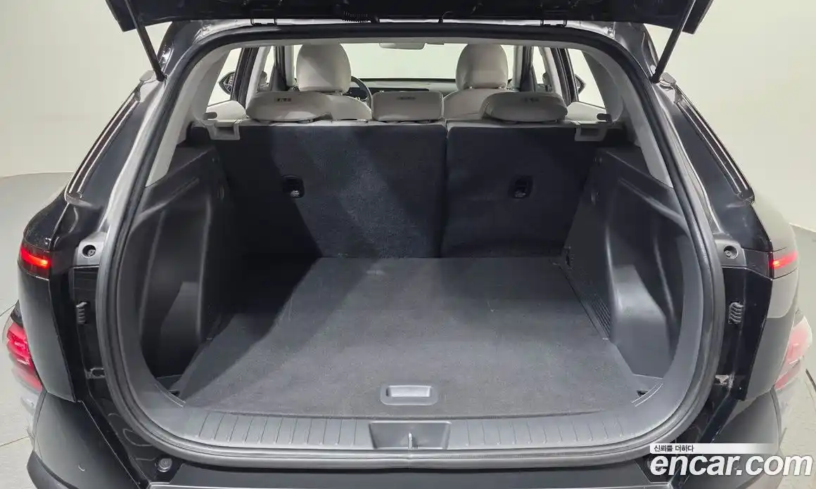 Hyundai Kona 2023 1.6 автомат (гидро), фото 20