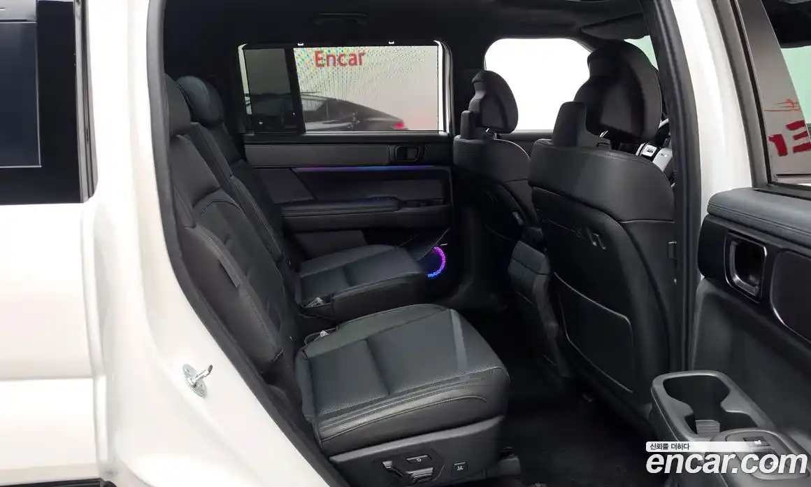 Hyundai Santa Fe 2023 2.5 автомат (гидро), фото 17