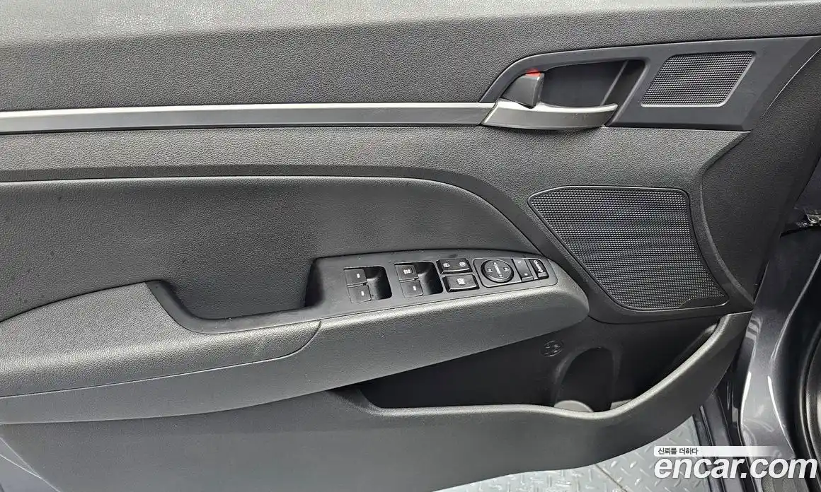 Hyundai Avante 2019 1.6 автомат (гидро), фото 14