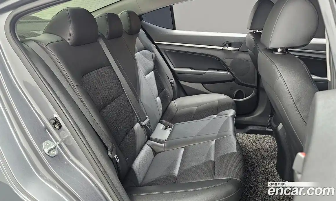 Hyundai Avante 2019 1.6 автомат (гидро), фото 17