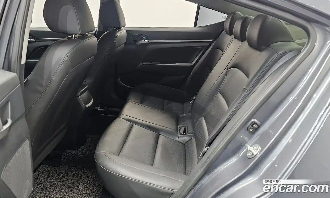 Hyundai Avante 2019 1.6 автомат (гидро), фото 18