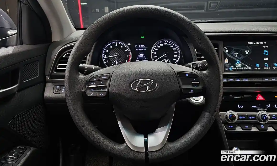 Hyundai Avante 2019 1.6 автомат (гидро), фото 21