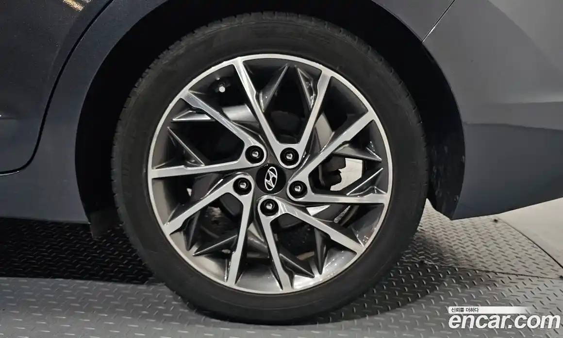 Hyundai Avante 2019 1.6 автомат (гидро), фото 7