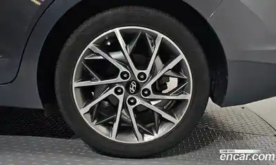 Hyundai Avante 2019 1.6 автомат (гидро), миниатюра 7
