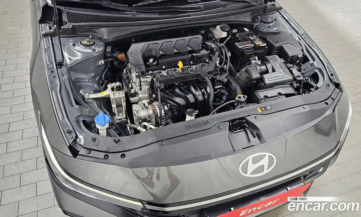 Hyundai Avante 2023 1.6 автомат (гидро), фото 6
