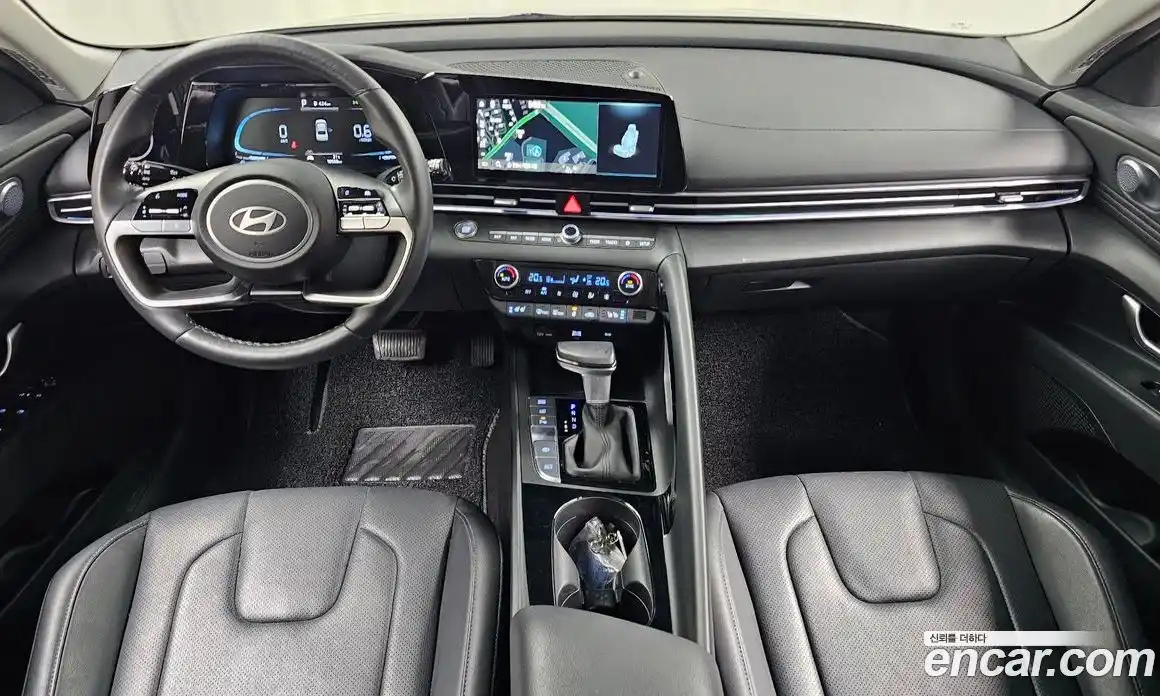 Hyundai Avante 2023 1.6 автомат (гидро), фото 7