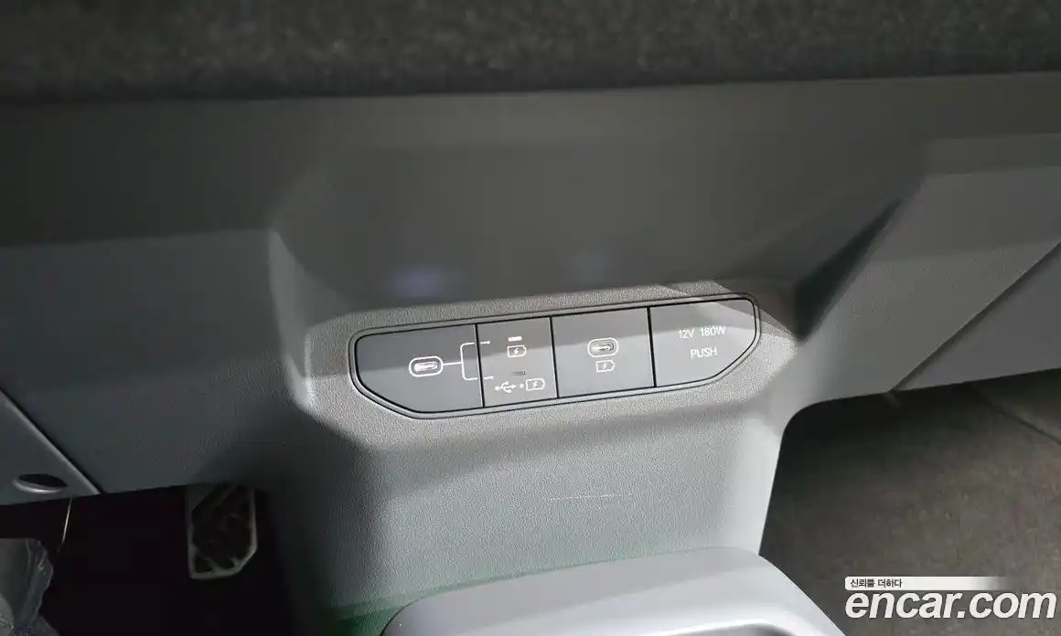 Kia EV3 2024 0.2 автомат (гидро), фото 18