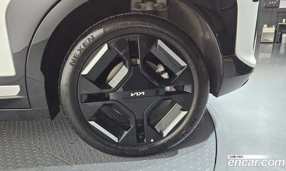 Kia EV3 2024 0.2 автомат (гидро), фото 7
