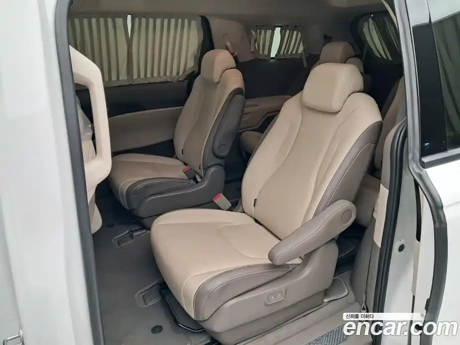 Kia Carnival 2023 2.2 автомат (гидро), фото 12
