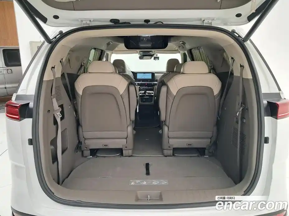Kia Carnival 2023 2.2 автомат (гидро), фото 17
