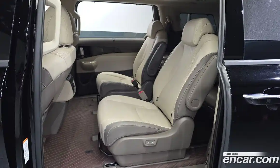Kia Carnival 2025 1.6 автомат (гидро), фото 16
