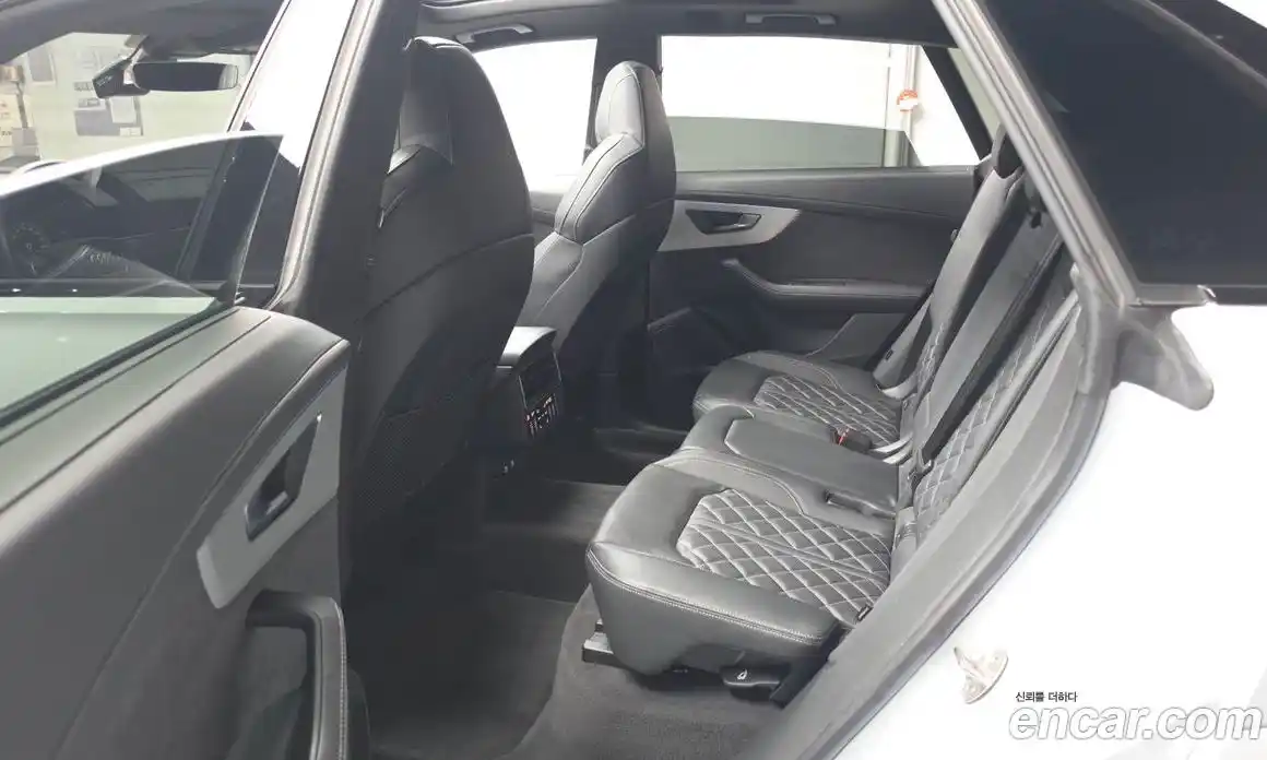 Audi Q8 2023 3.0 автомат (гидро), фото 11