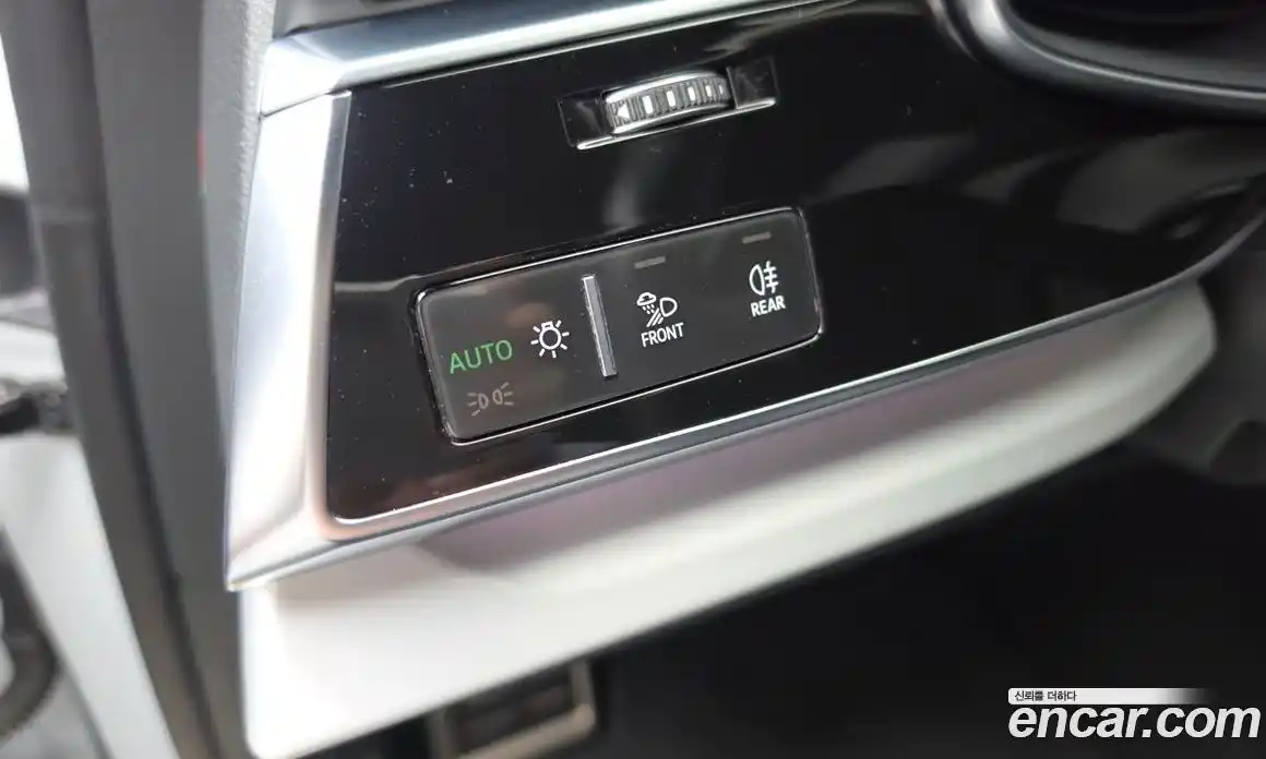 Audi Q8 2023 3.0 автомат (гидро), фото 19