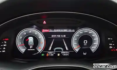 Audi Q8 2023 3.0 автомат (гидро), миниатюра 8