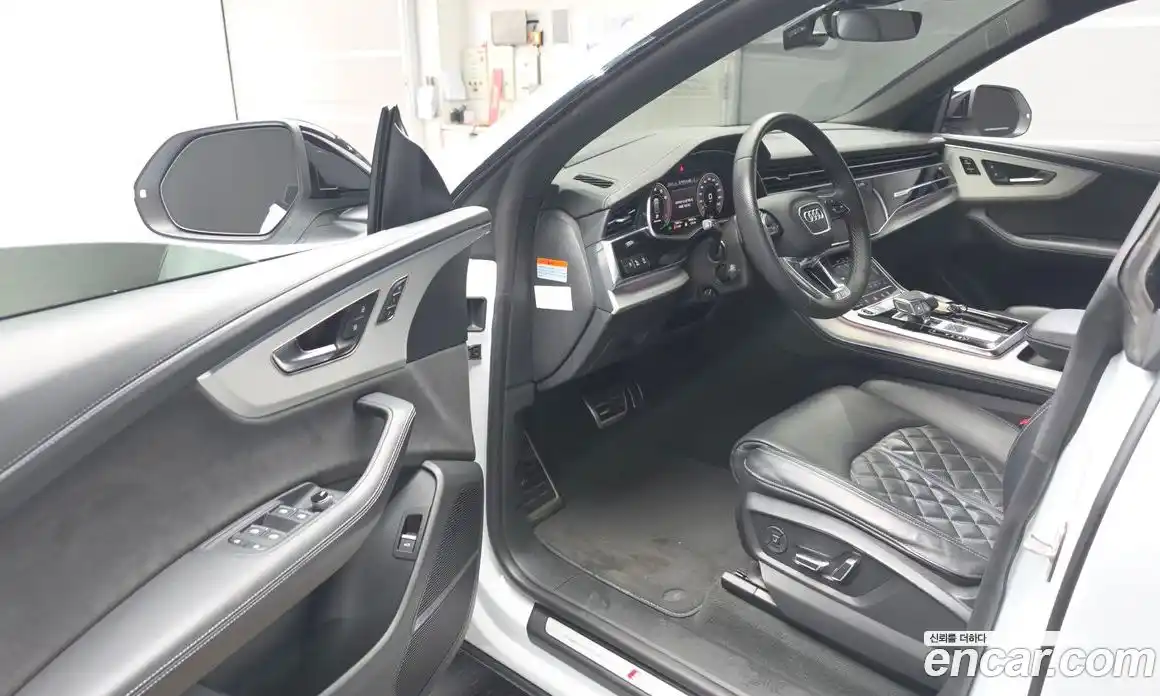 Audi Q8 2023 3.0 автомат (гидро), фото 10