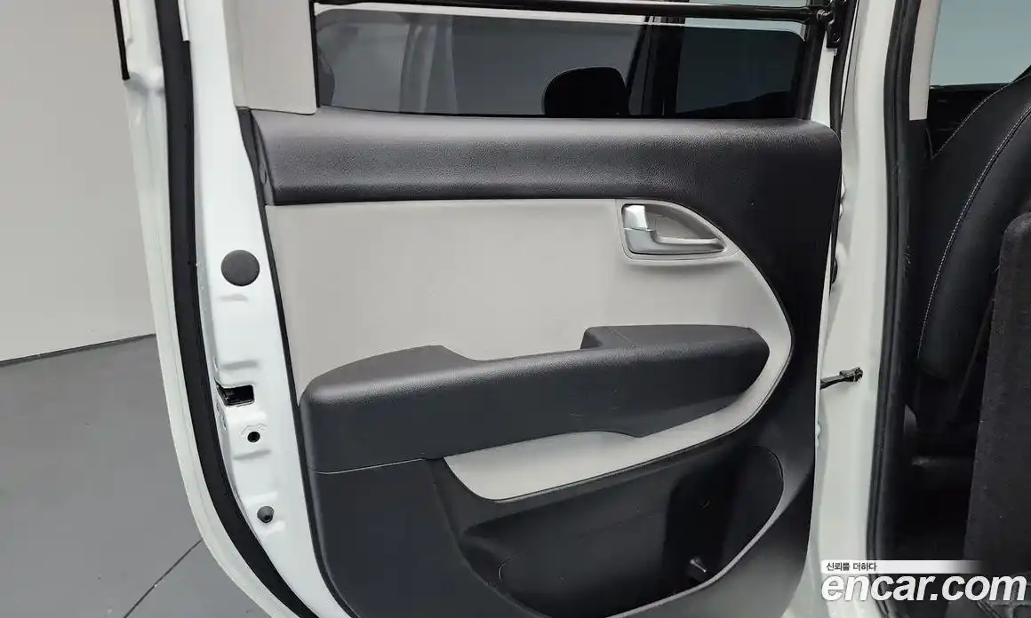 Kia Ray 2023 0.1 автомат (гидро), фото 14
