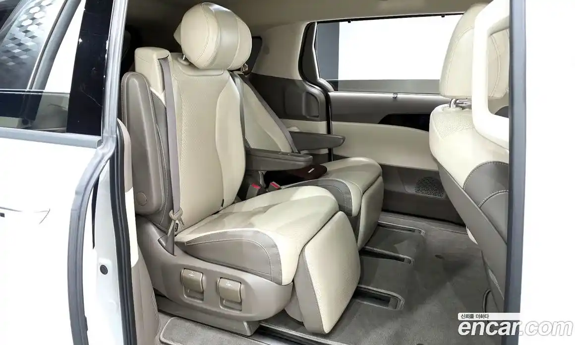 Kia Carnival 2023 3.5 автомат (гидро), фото 17