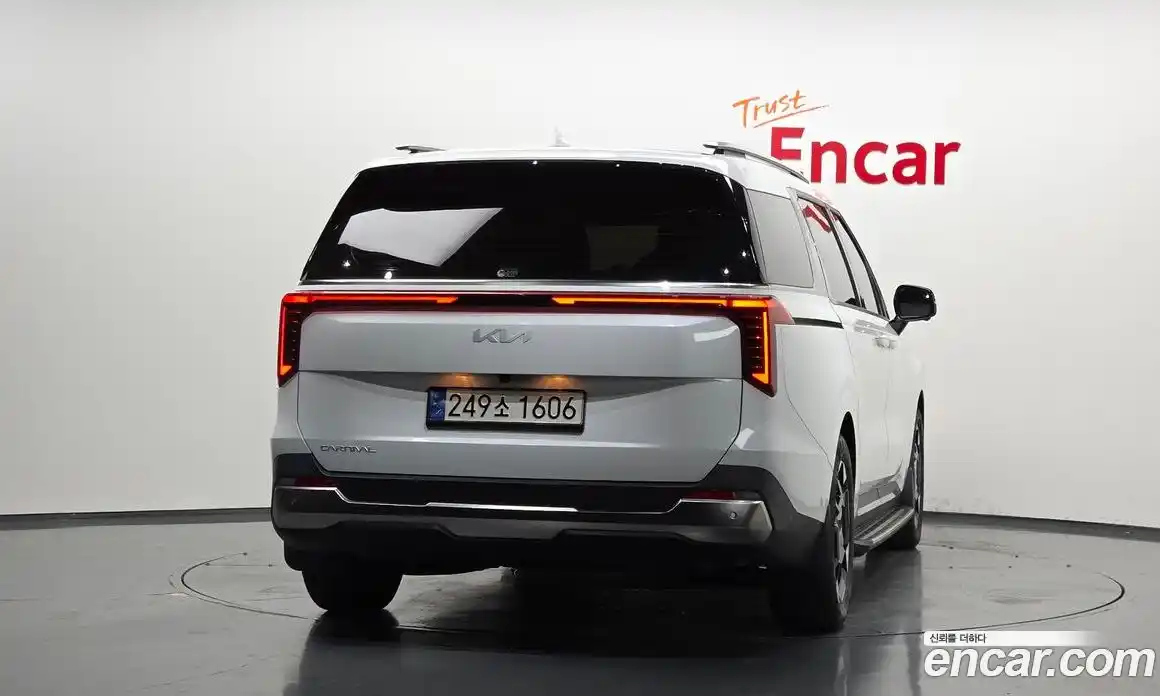 Kia Carnival 2023 3.5 автомат (гидро), фото 4