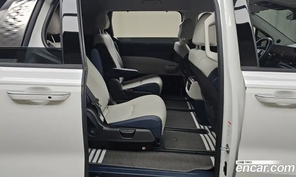 Kia Carnival 2025 1.6 автомат (гидро), фото 17