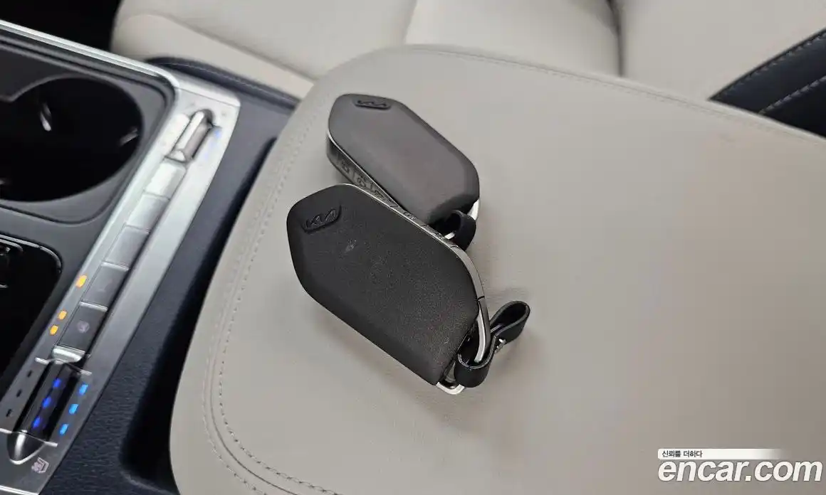 Kia Carnival 2025 1.6 автомат (гидро), фото 25