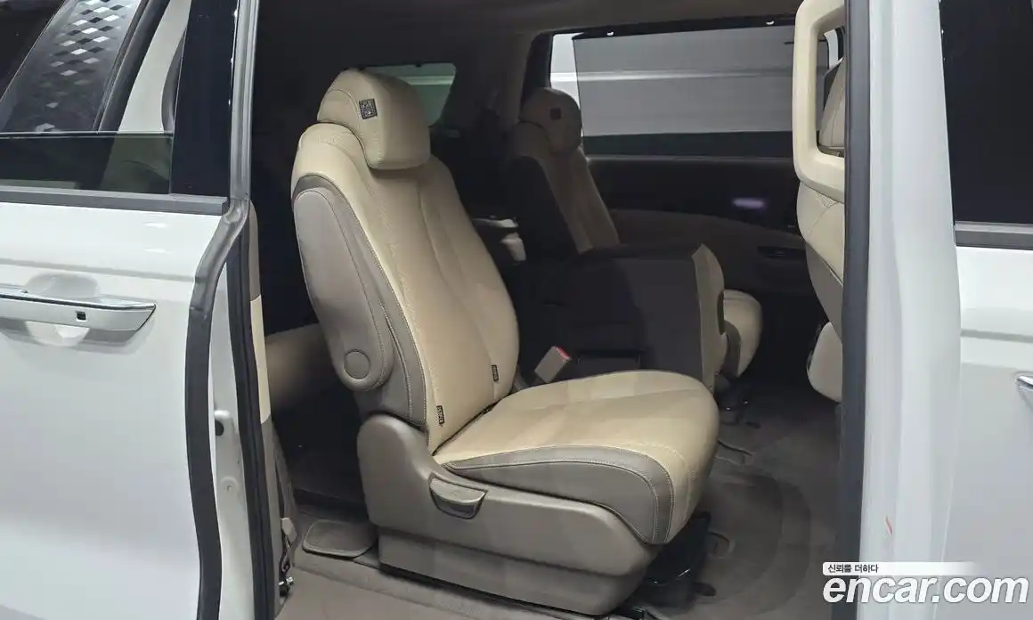 Kia Carnival 2023 3.5 автомат (гидро), фото 12