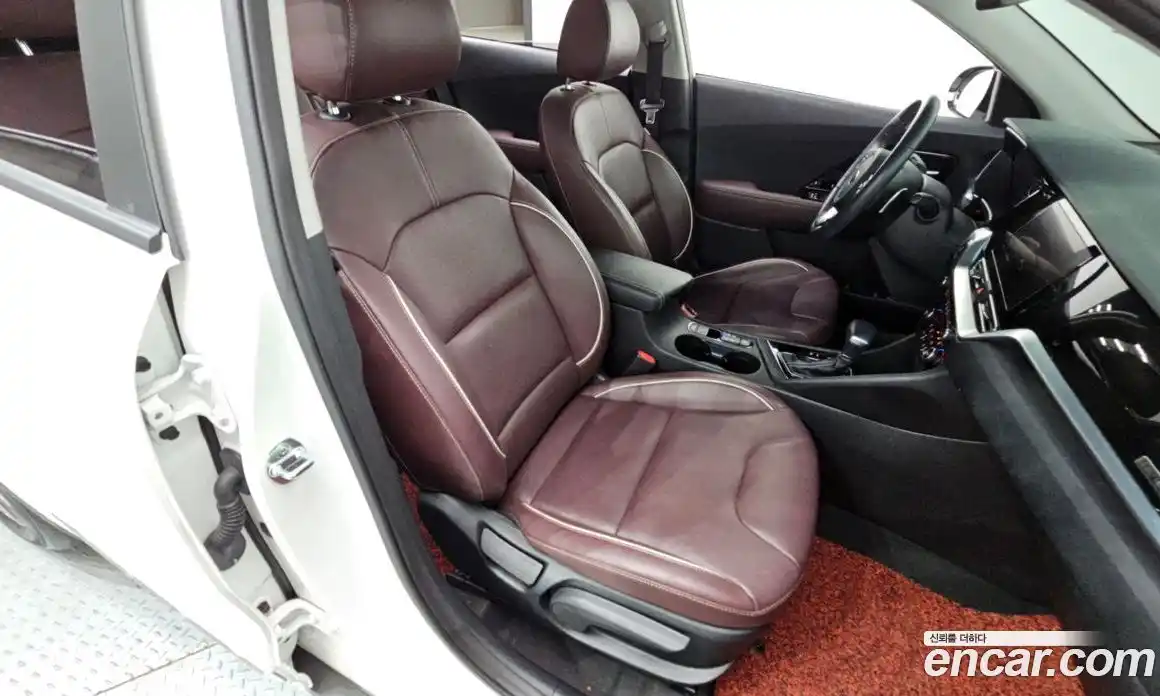 Kia Niro 2021 1.6 автомат (гидро), фото 26