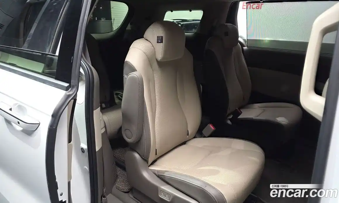Kia Carnival 2022 2.2 автомат (гидро), фото 17
