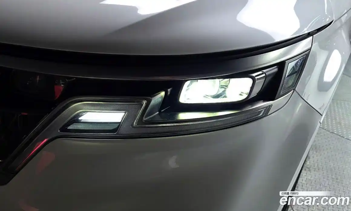 Kia Carnival 2022 2.2 автомат (гидро), фото 8