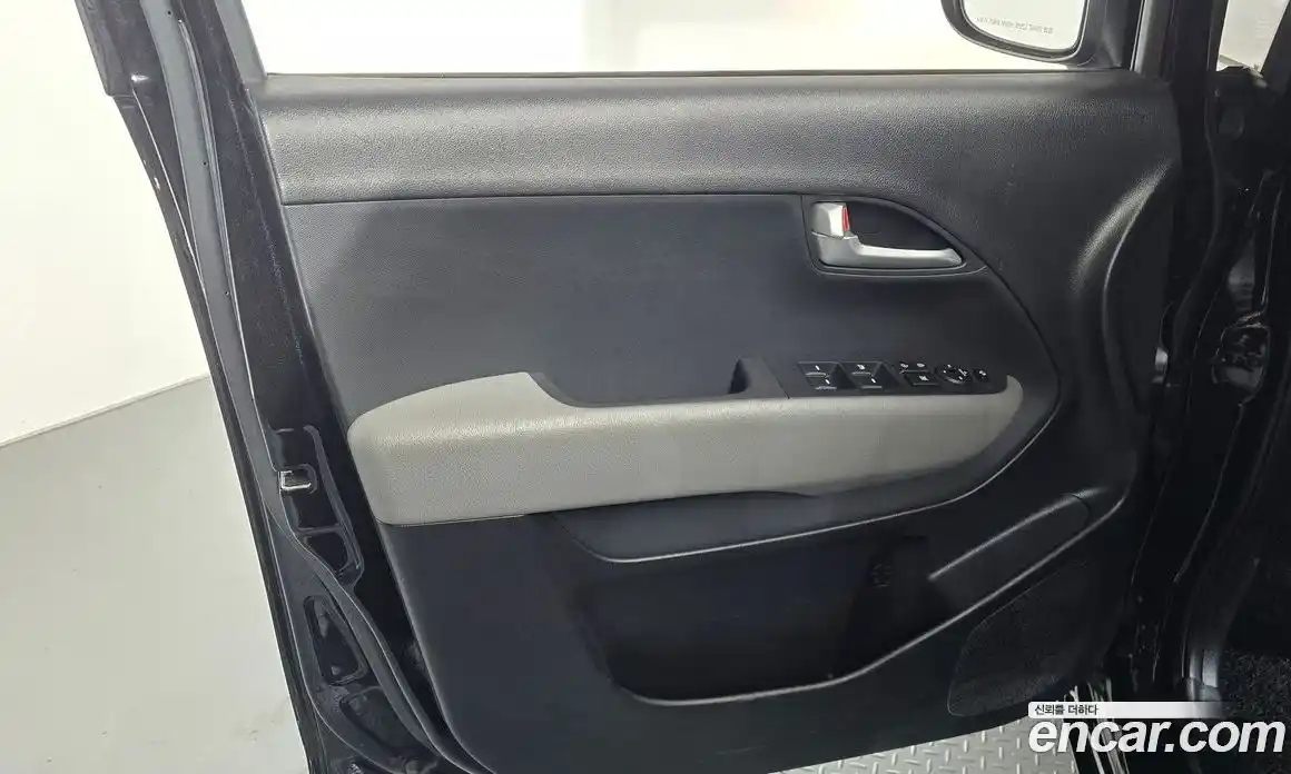 Kia Ray 2018 1.0 автомат (гидро), фото 14