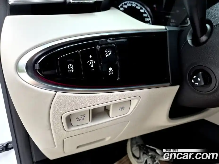 Genesis GV70 2024 2.5 автомат (гидро), фото 18