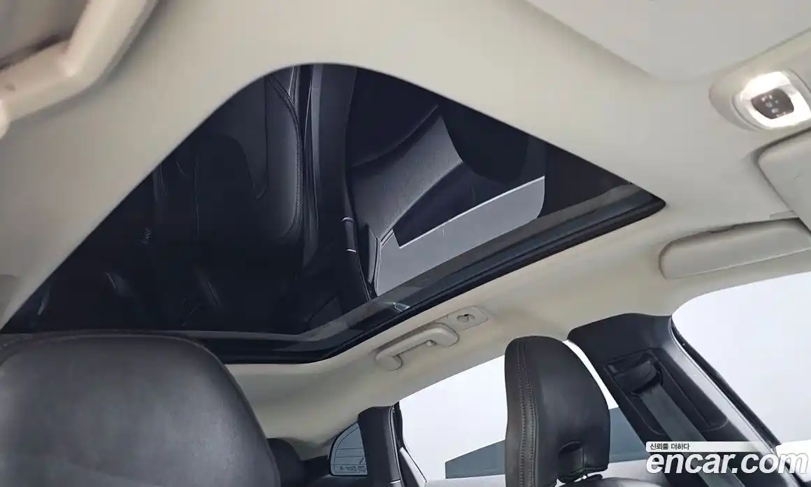 Volvo V40 2019 2.0 автомат (гидро), фото 18