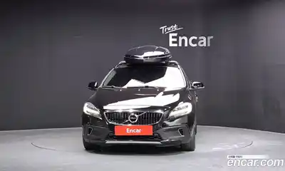 Volvo V40 2019 2.0 автомат (гидро), миниатюра 3