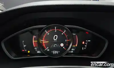 Volvo V40 2019 2.0 автомат (гидро), миниатюра 8
