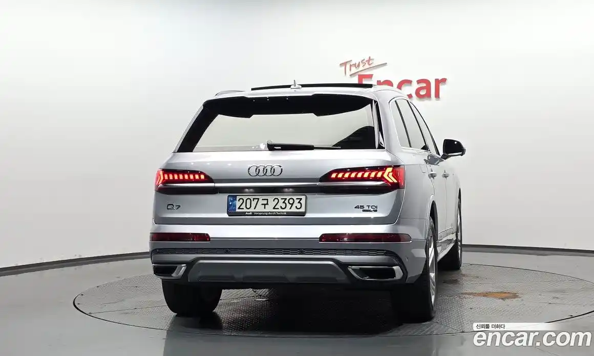 Audi Q7 2021 3.0 автомат (гидро), фото 3