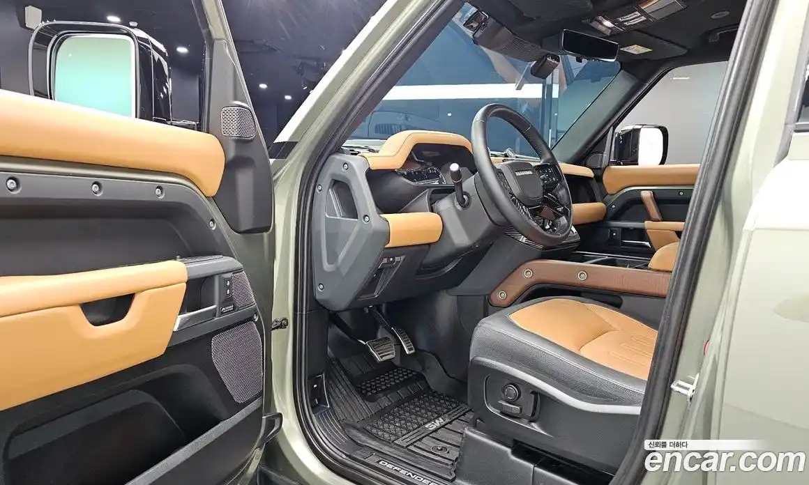 Land Rover Defender 2023 3.0 автомат (гидро), фото 13