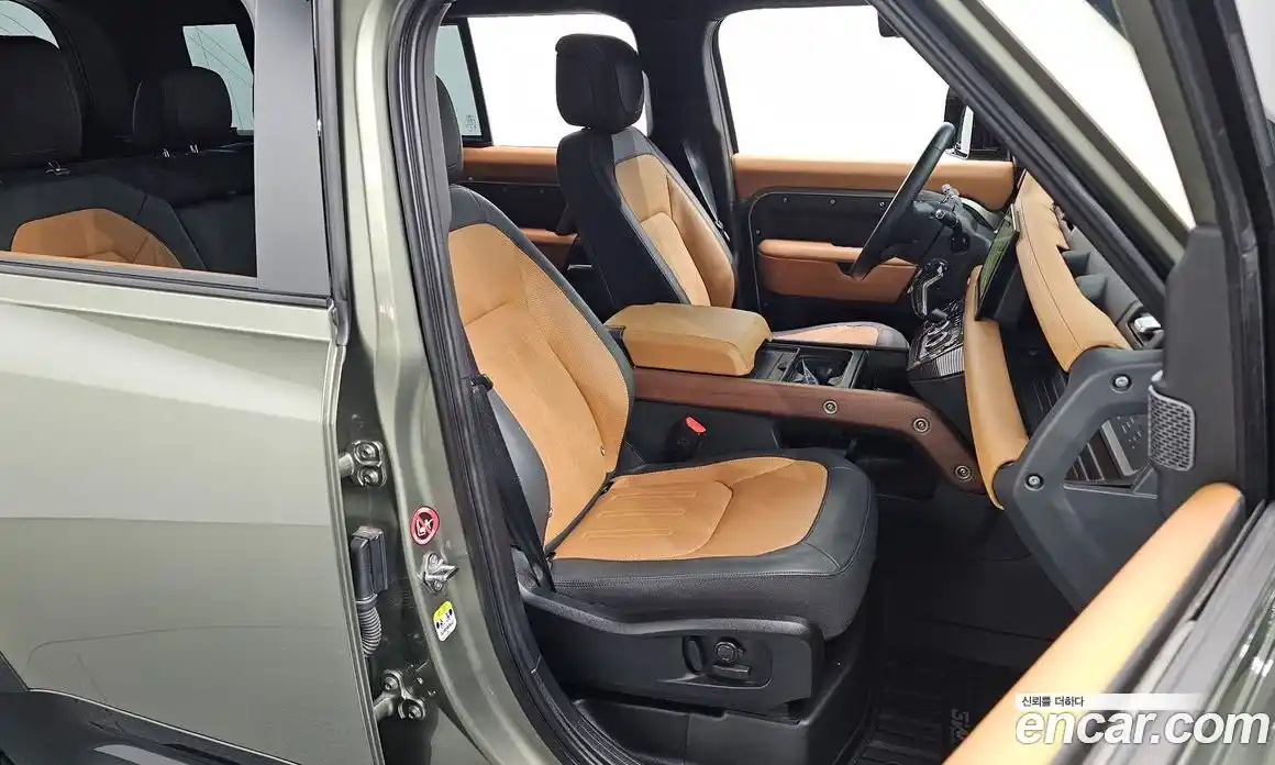 Land Rover Defender 2023 3.0 автомат (гидро), фото 16