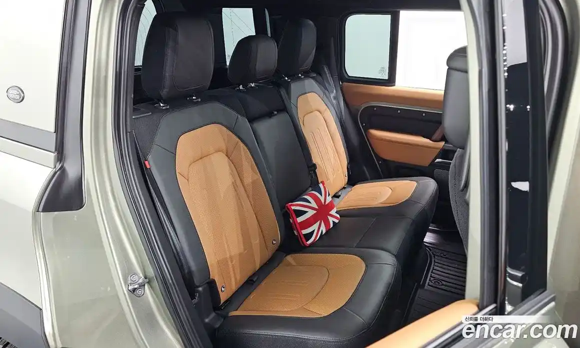 Land Rover Defender 2023 3.0 автомат (гидро), фото 17