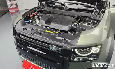 Land Rover Defender 2023 3.0 автомат (гидро), миниатюра 6