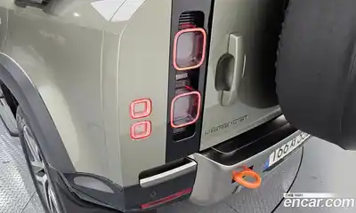 Land Rover Defender 2023 3.0 автомат (гидро), миниатюра 9