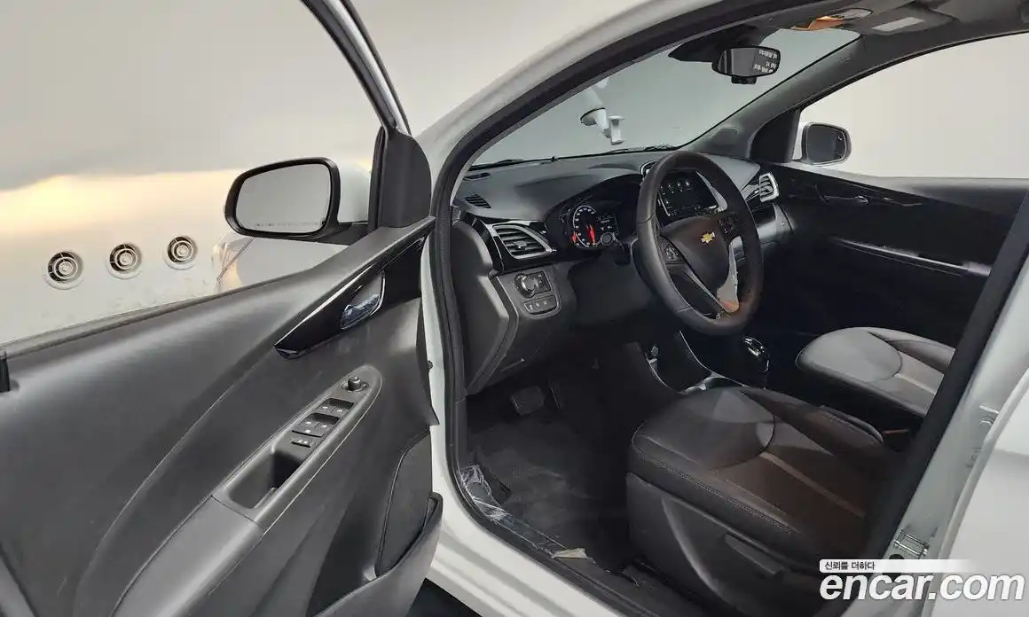 Chevrolet Spark 2022 1.0 автомат (гидро), фото 12